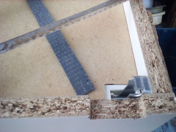 encoche pour rail